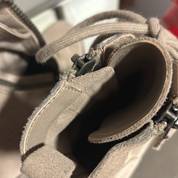 Dolce Vita Jealous Block Heel Tan Suede Lug Boots - Picture 8 of 10